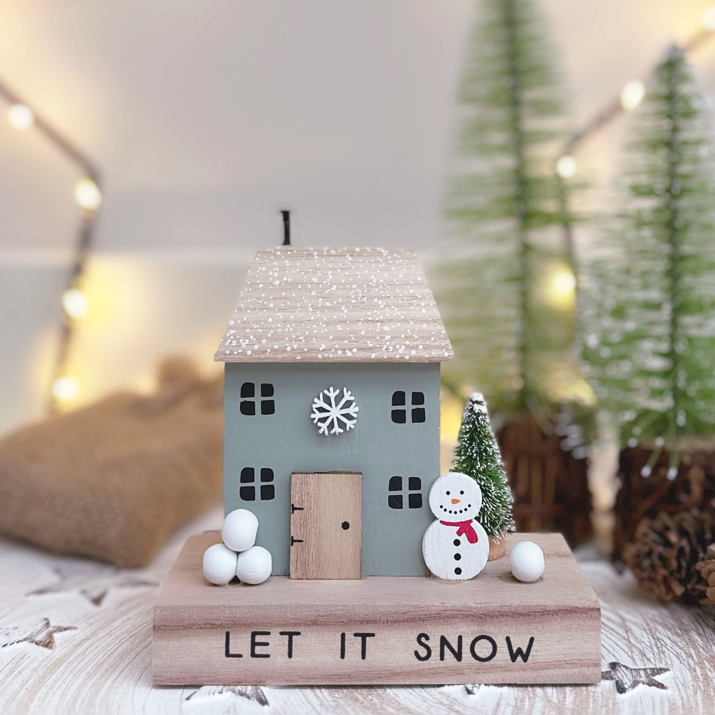 ‘Let It Snow’ Wooden House Scene