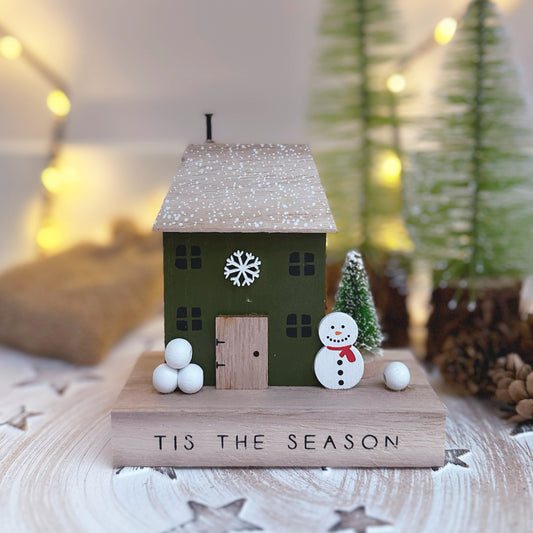 ‘Tis The Season’ Wooden House Scene