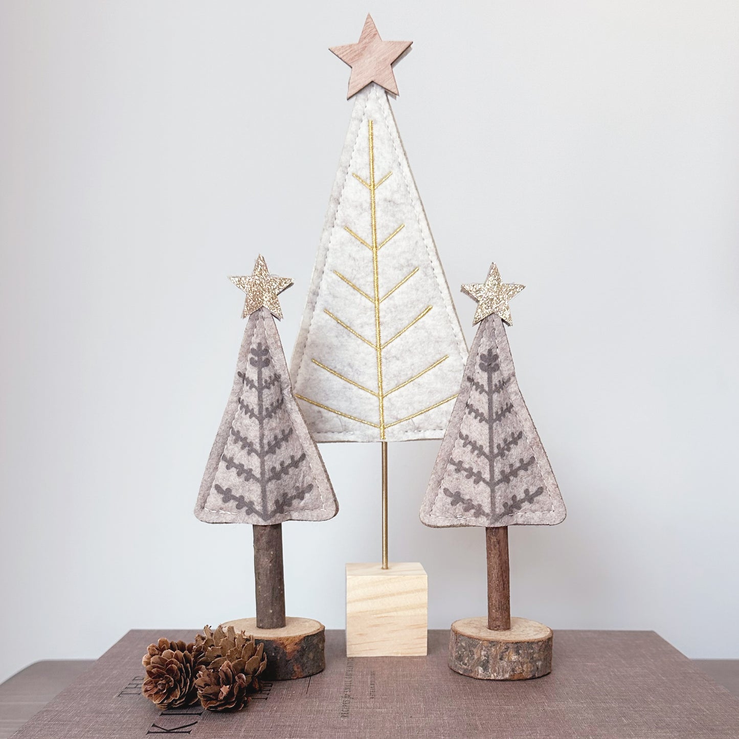 Felt Tree With Gold Star