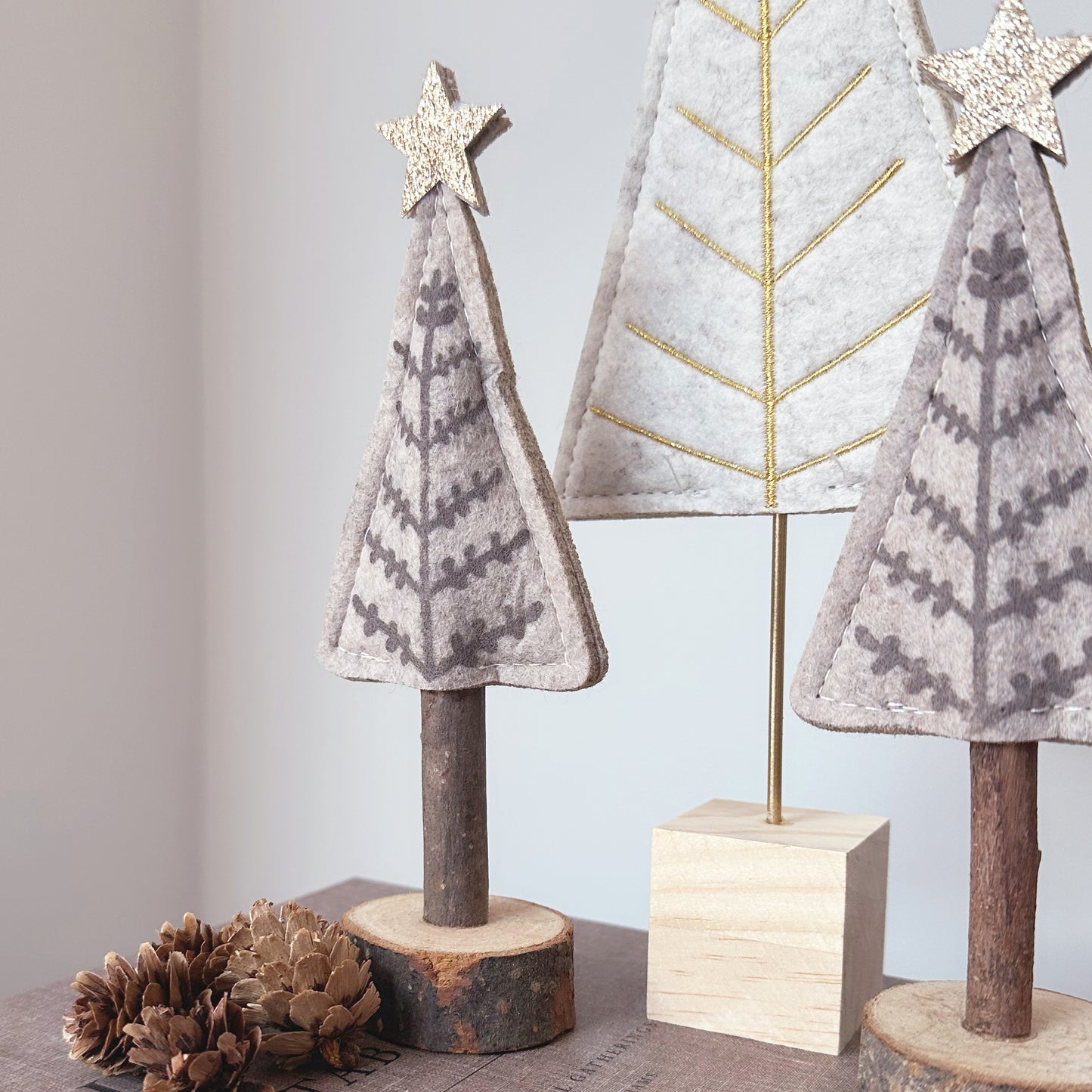 Felt Tree With Gold Star